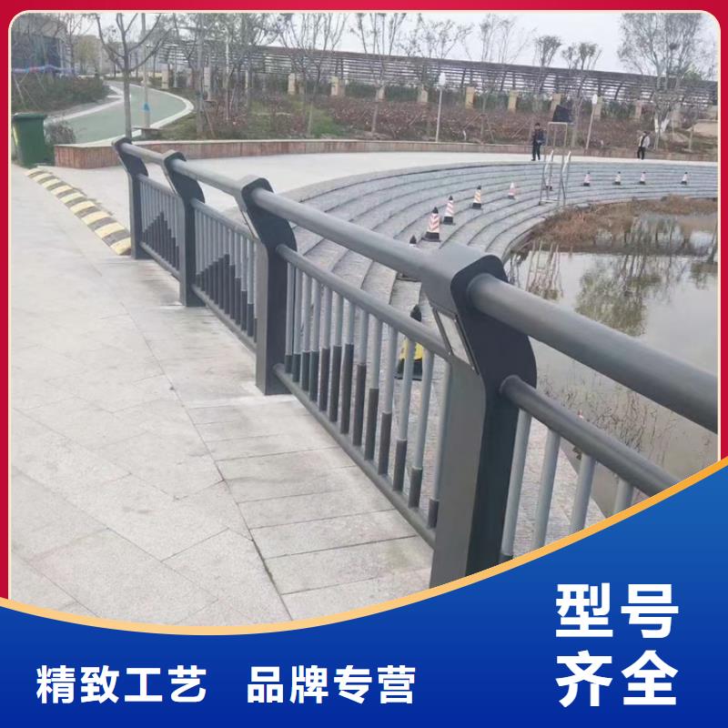 氟碳漆喷塑桥梁防撞护栏展鸿护栏可设计图纸