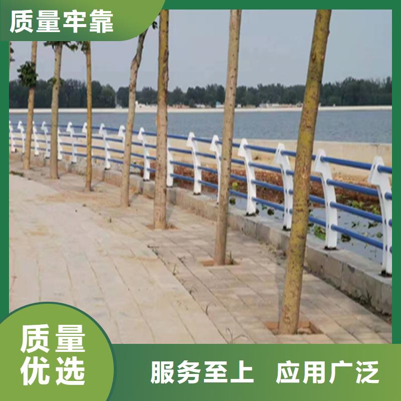 公路中央隔离带护栏性能良好