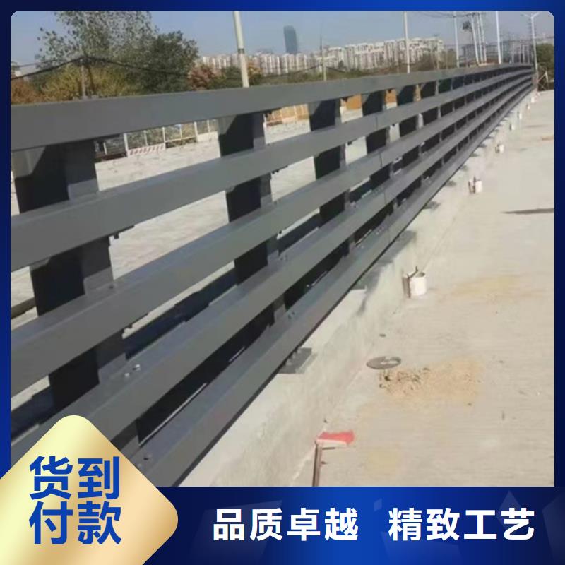 公路防撞护栏		经久耐用