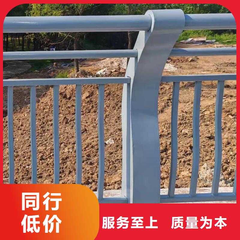 订购鑫方达仿木纹河道护栏栏杆不锈钢河道栏杆生产厂家位置