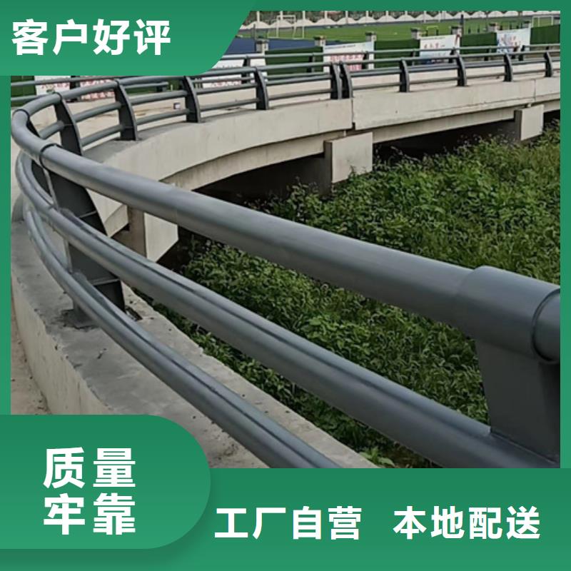 公路防撞护栏实体厂家来厂考察